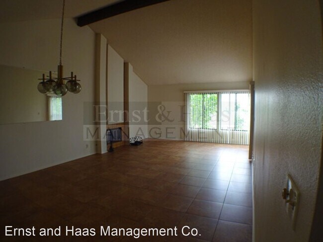 Building Photo - 2 br, 2 bath House - 2510 E. Willow  St. #204