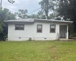 Building Photo - 1724 Pepper Dr