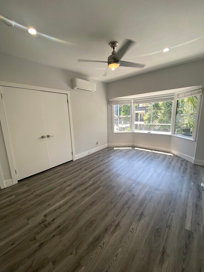 Building Photo - 405 W 3rd Street