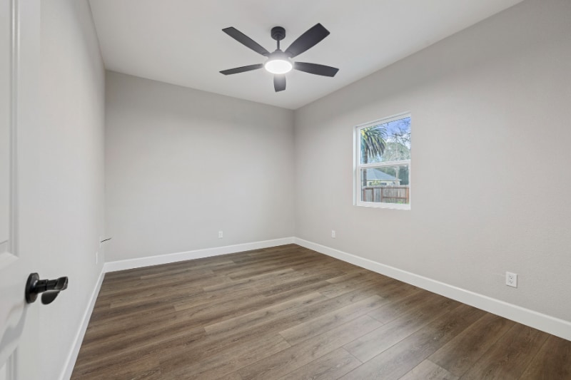 Building Photo - 619 S Sacramento St