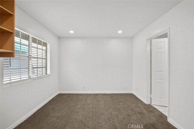 Building Photo - 333 W Alameda Ave