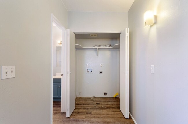 Building Photo - Remodeled duplex