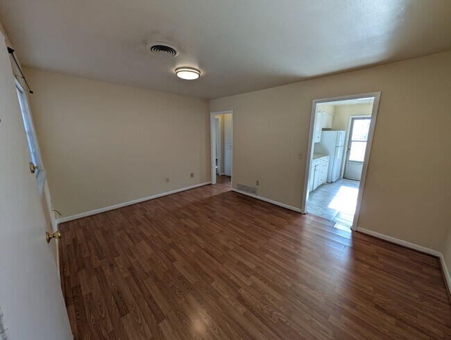 Building Photo - 2 bed, 1 bath duplex house in Edmond with central heat and air next to UCO campus