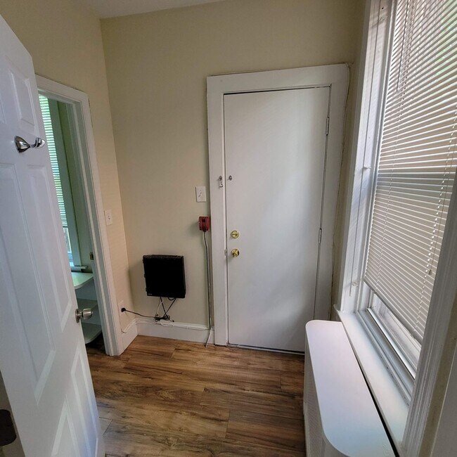 Building Photo - 7128 Boyer St