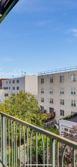 Building Photo - 83 Grand St