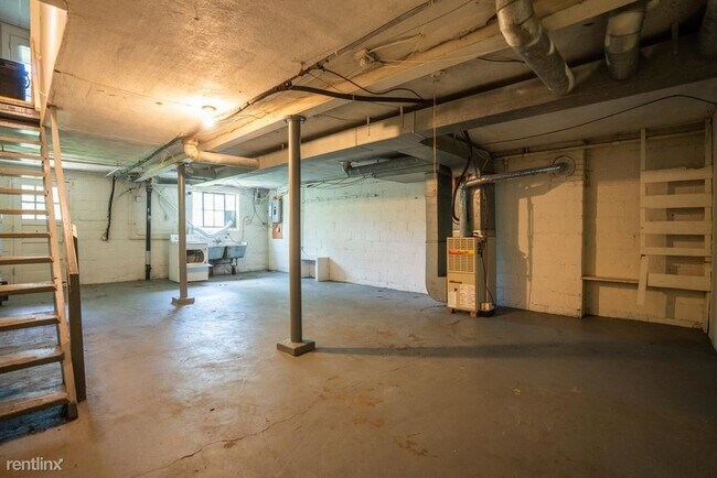 Building Photo - 3 br, 1 bath Townhome - 219 Gilliland Ave