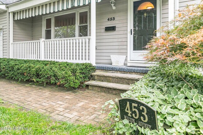Building Photo - 453 Milton Ave