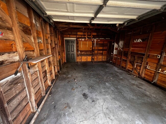 Building Photo - Nice 3-1-1 home located just off Airline and Gollihar