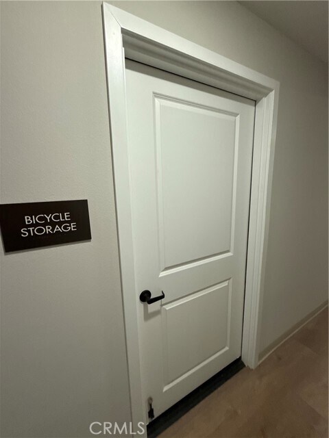 Building Photo - 6114 Valentina Wy