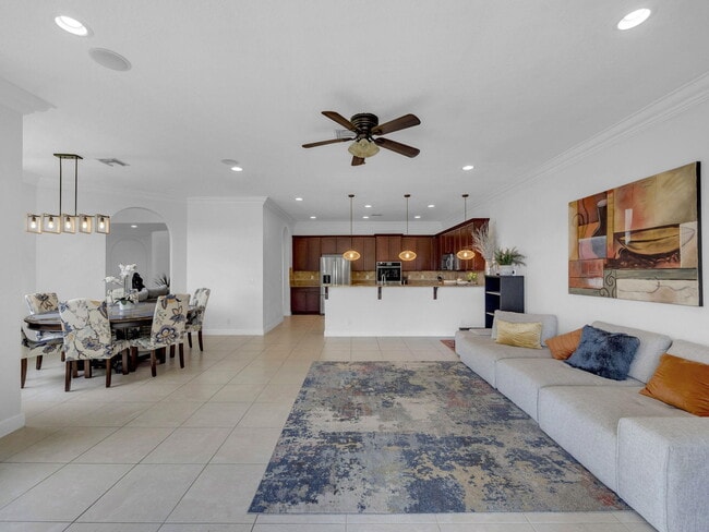 Building Photo - 8703 Club Estates Way