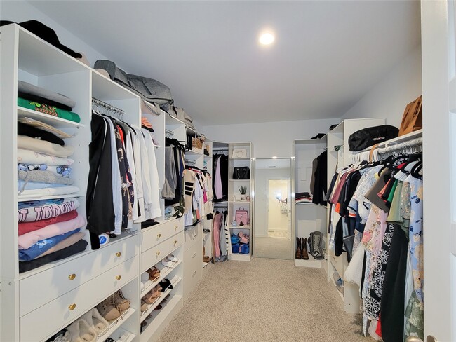 Building Photo - 3223 Creston Gate Dr