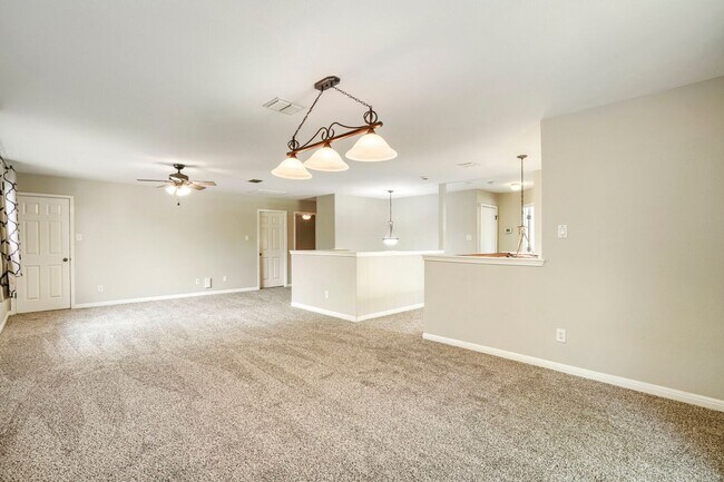 Building Photo - First time rental! Large home!