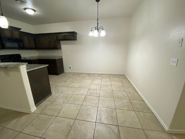 Building Photo - 1317 Garden Gate Dr