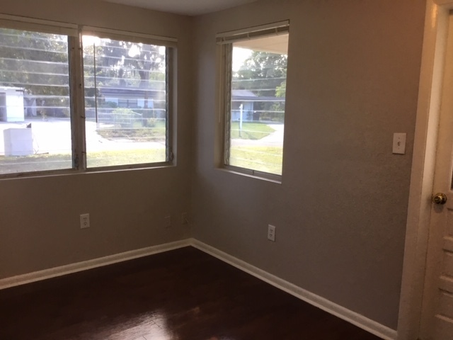 Building Photo - 1614 Sparrow Dr