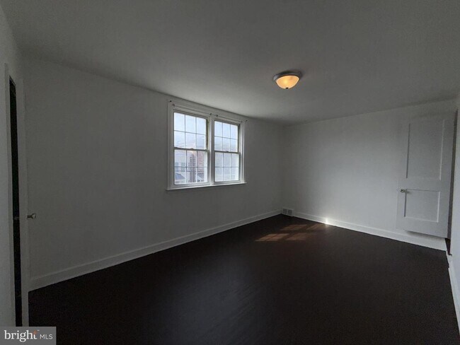 Building Photo - 1709 S 29th St