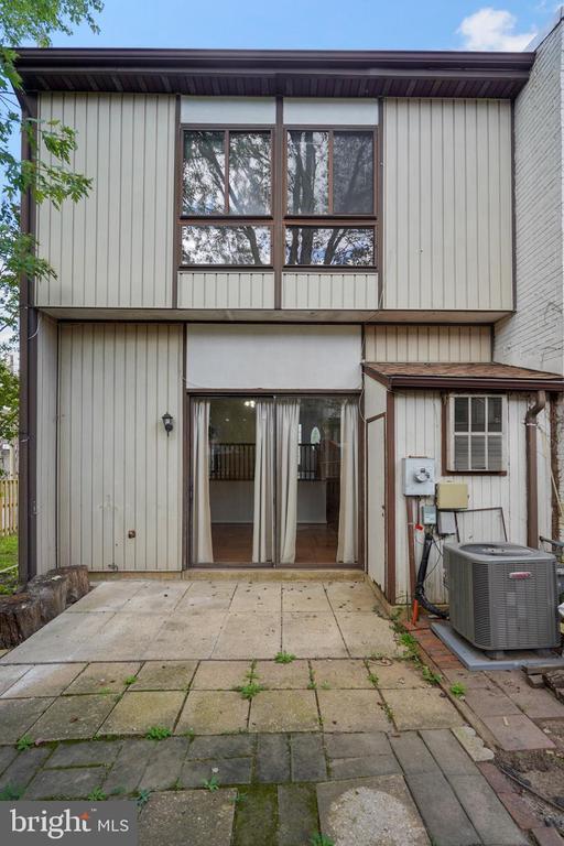 Building Photo - 6351 Rockshire St
