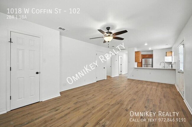 Building Photo - 1018 W Coffin St