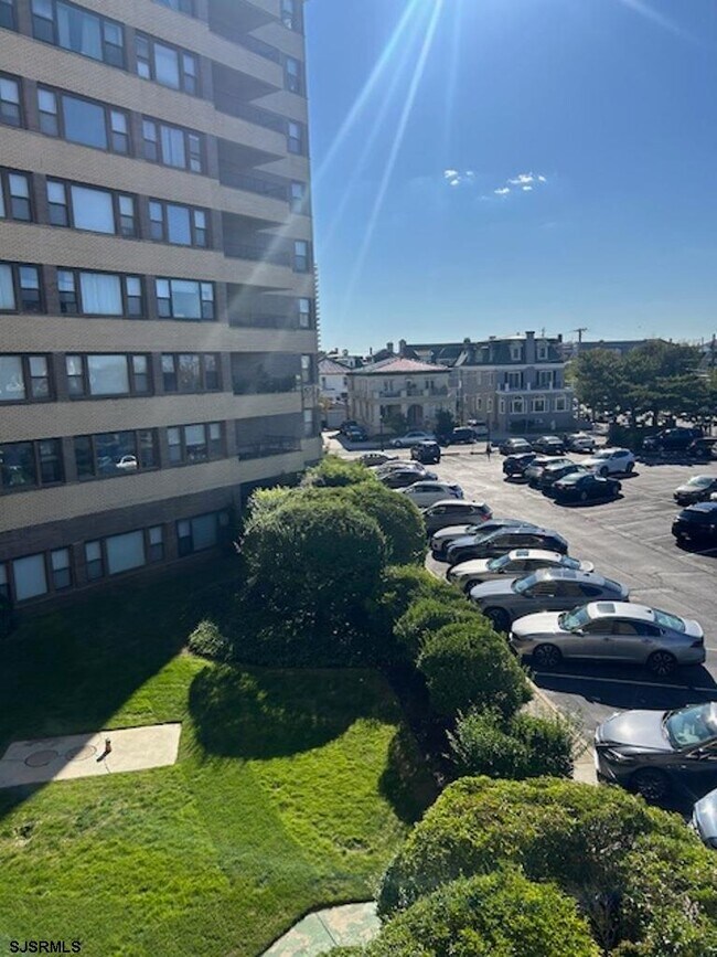 Building Photo - 101 S Raleigh Ave