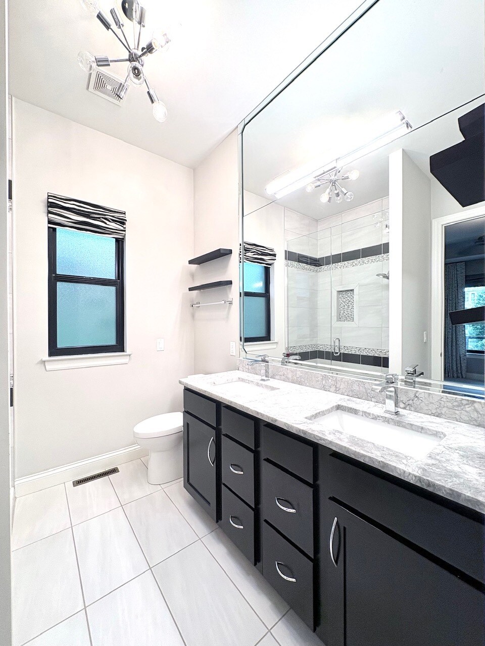 Primary bath - 4300 McPherson Ave