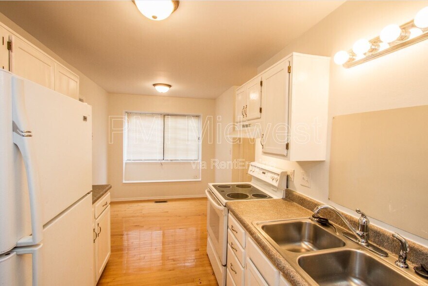 Building Photo - 1838 Keystone Lakes Dr