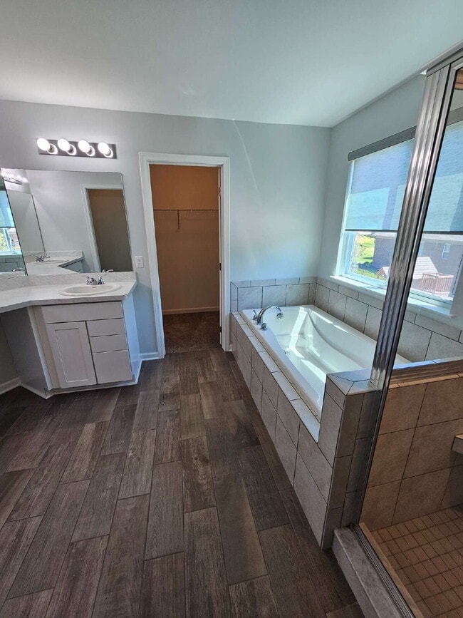 Building Photo - 4 Bed, 2.5 Bath with Granite Kitchen, Large Island, Luxury Master Suite, Full Basement, Huge Outd...