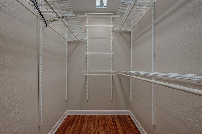 Building Photo - 1311 Antoine Dr