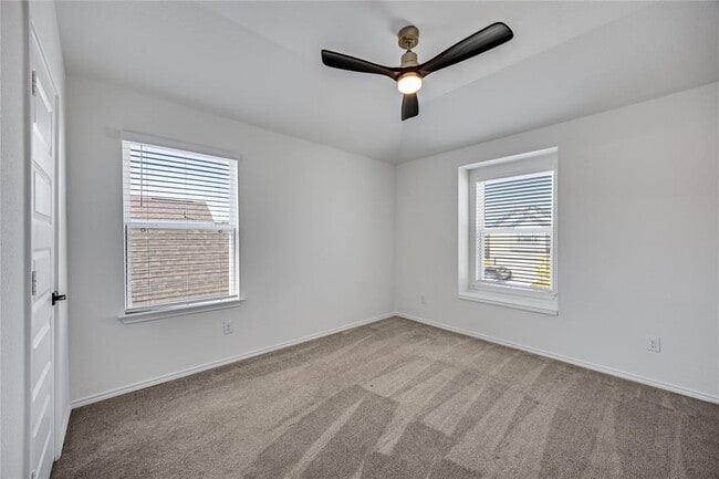 Building Photo - 1905 Red Berry Pass