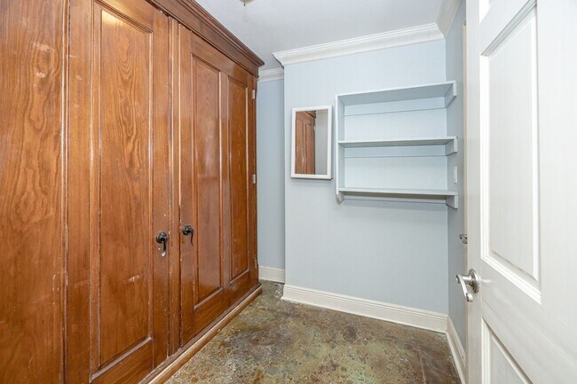 Building Photo - 3 Bedroom 2 Bath Back Bay Luxury Rental Home