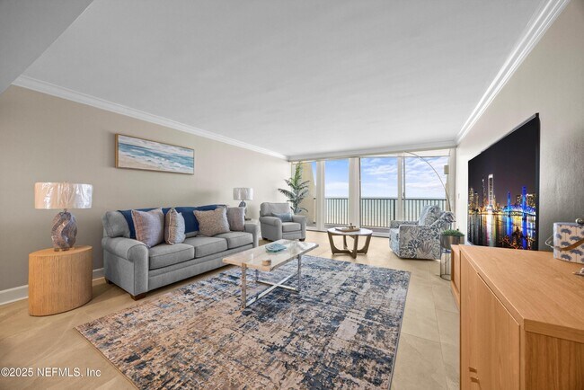 Building Photo - 2100 Ocean Dr S