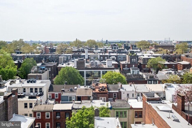 Building Photo - 2031 Locust St