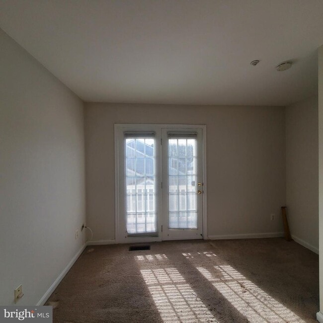 Building Photo - 16211 Ellipse Terrace