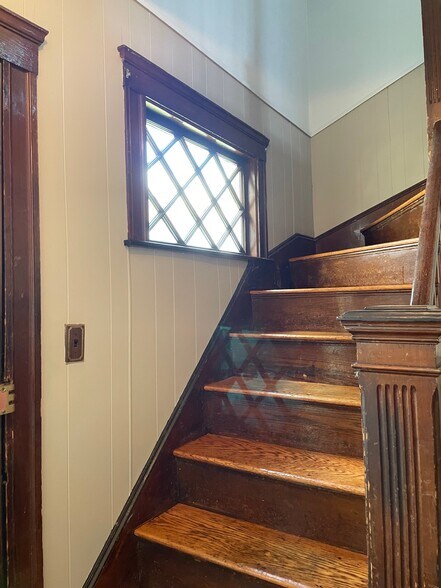 Primary Photo - 38 Surrey St
