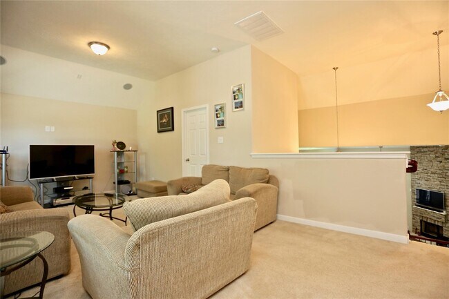 Building Photo - 26715 Richwood Oaks Dr