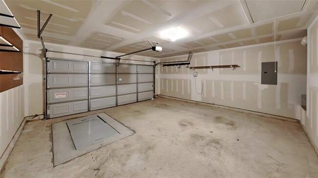 Building Photo - 332 Blue Dr