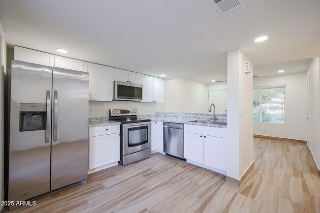 Building Photo - 19601 N 7th St