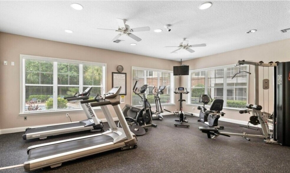 Building Photo - 13364 Beach Blvd