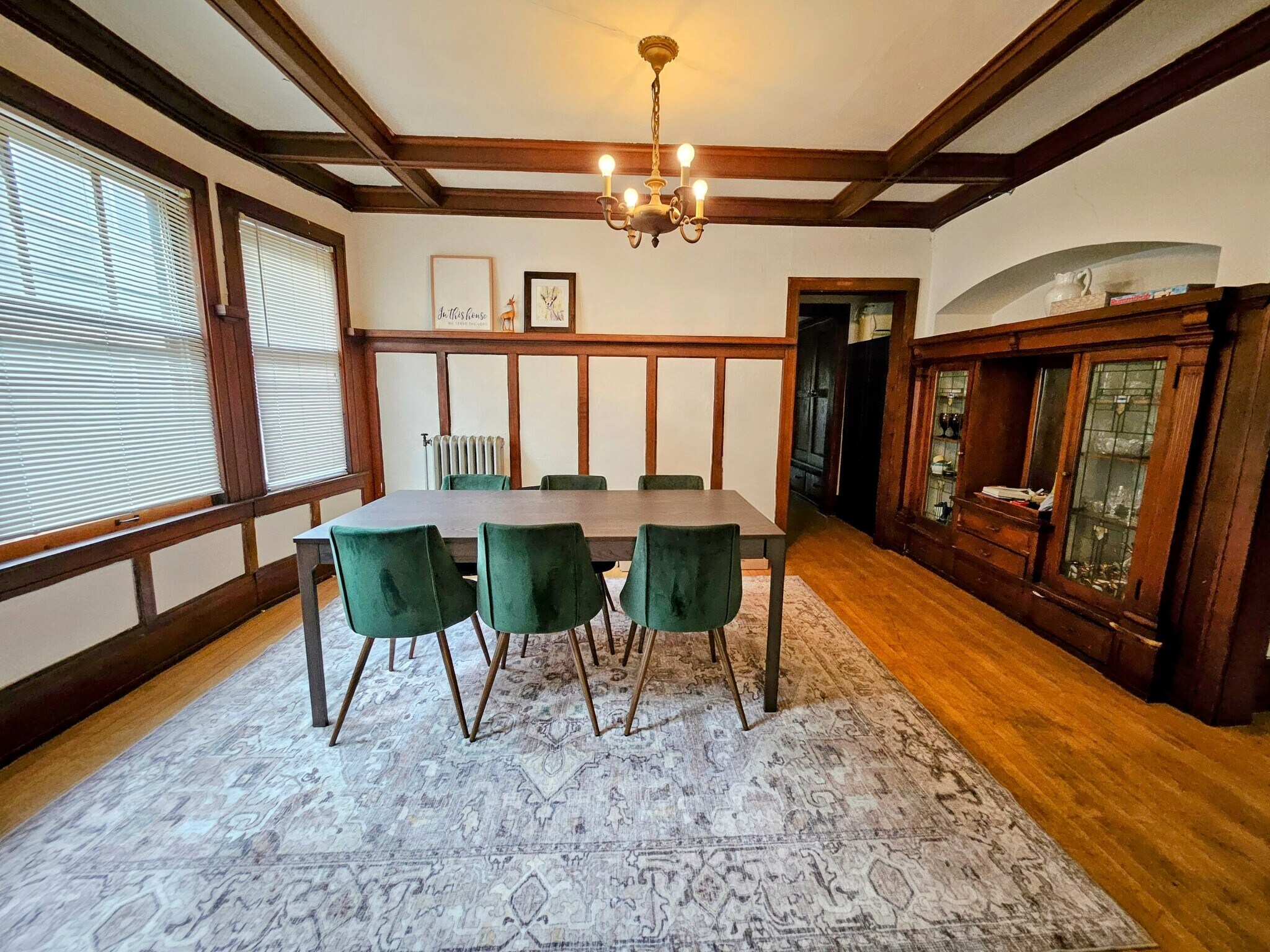 Building Photo - 2546 N Stowell Ave