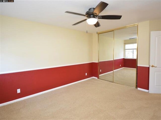 Building Photo - 655 Sun Tree Ct