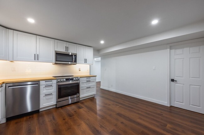 Building Photo - Newly Renovated Basement ADU in Prospector...