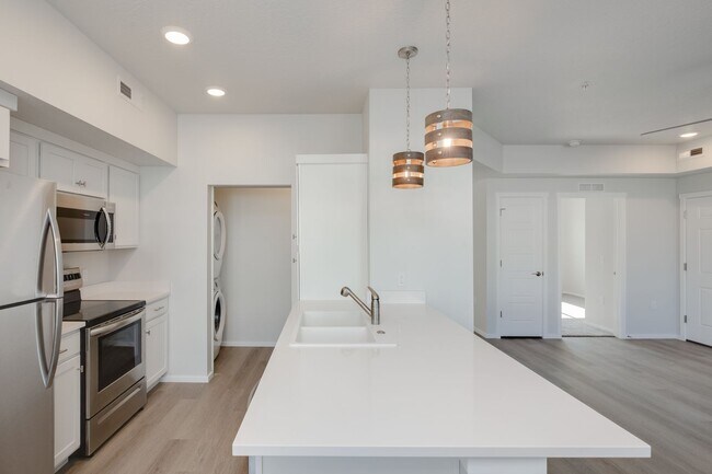 Building Photo - Experience Caldwell Living: Beautiful BRAND NEW 3 Bedroom Apartments!