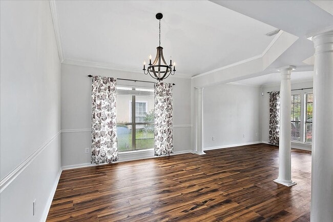 Building Photo - Beautiful Pool Home in highly desired Osprey Pointe!