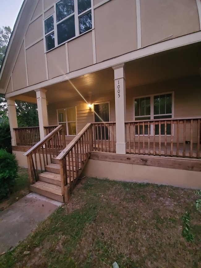 Primary Photo - 1005 Linam Ave SE