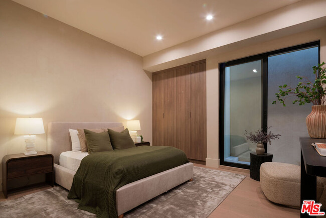 Building Photo - 500 Ocampo Dr