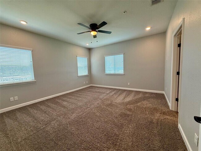 Building Photo - 2541 Pine Pl