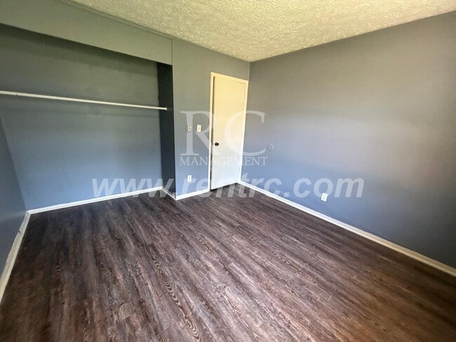Building Photo - 619-1 Elm-W