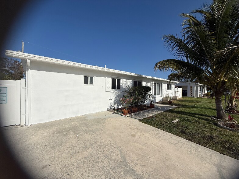 Building Photo - 1308 SE 1st Terrace