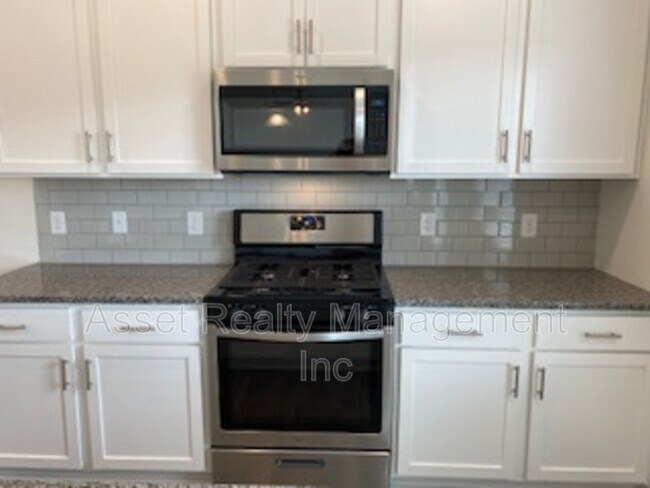 Building Photo - 12134 Evergreen Dr NE