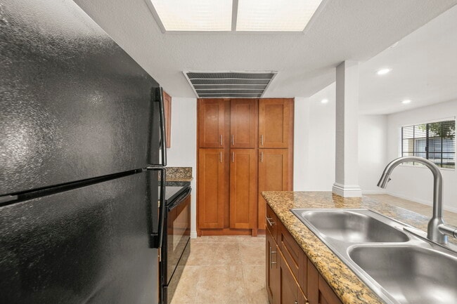 Building Photo - 26212 La Real