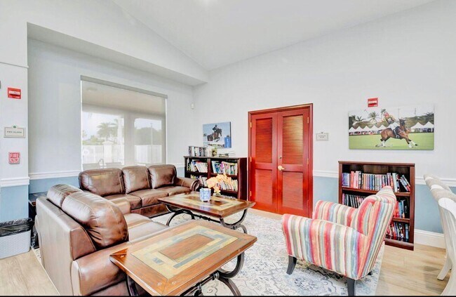 Building Photo - 11185 Grandview Mnr