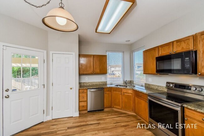 Building Photo - 1094 Clogger Ln